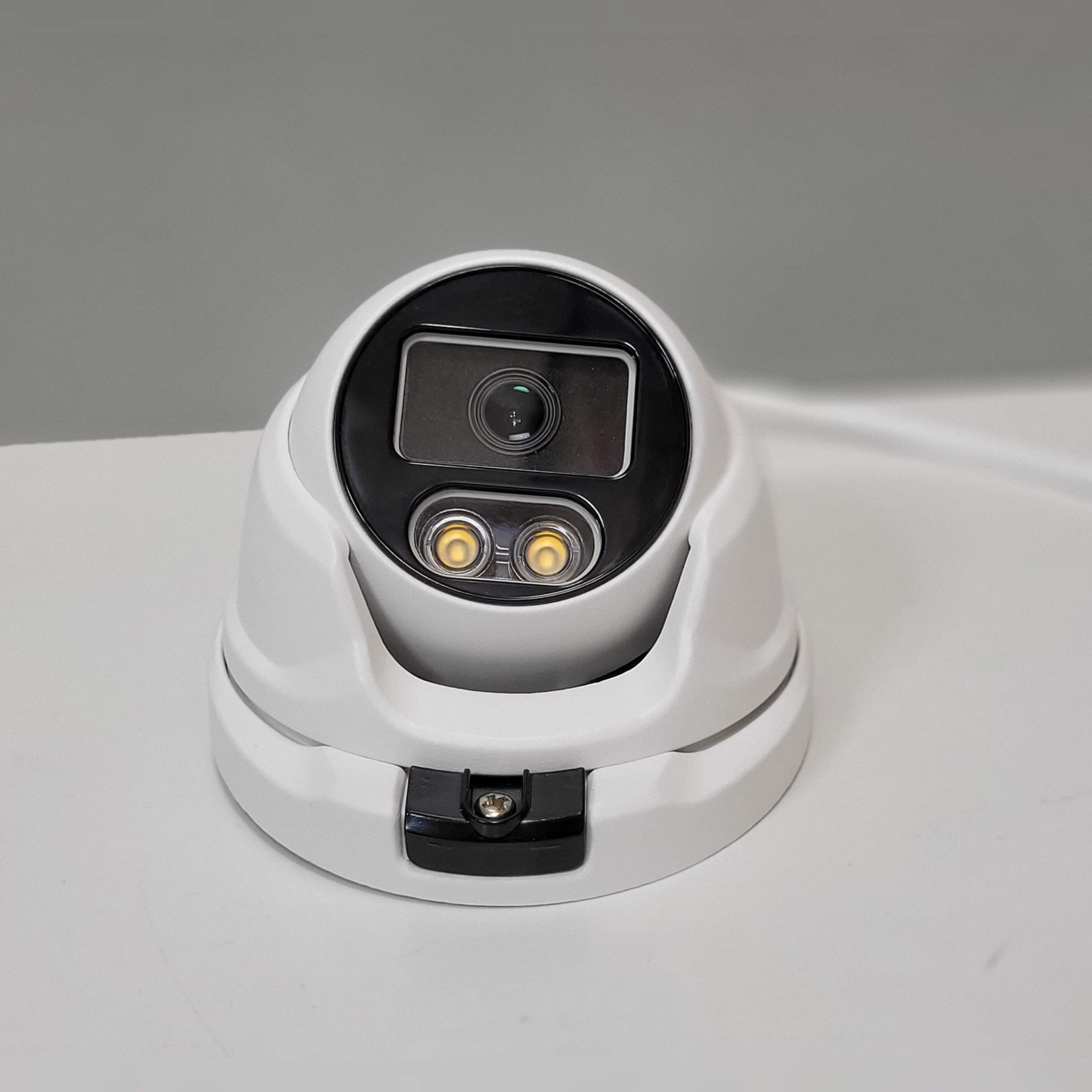 دوربین مداربسته وارم لایت